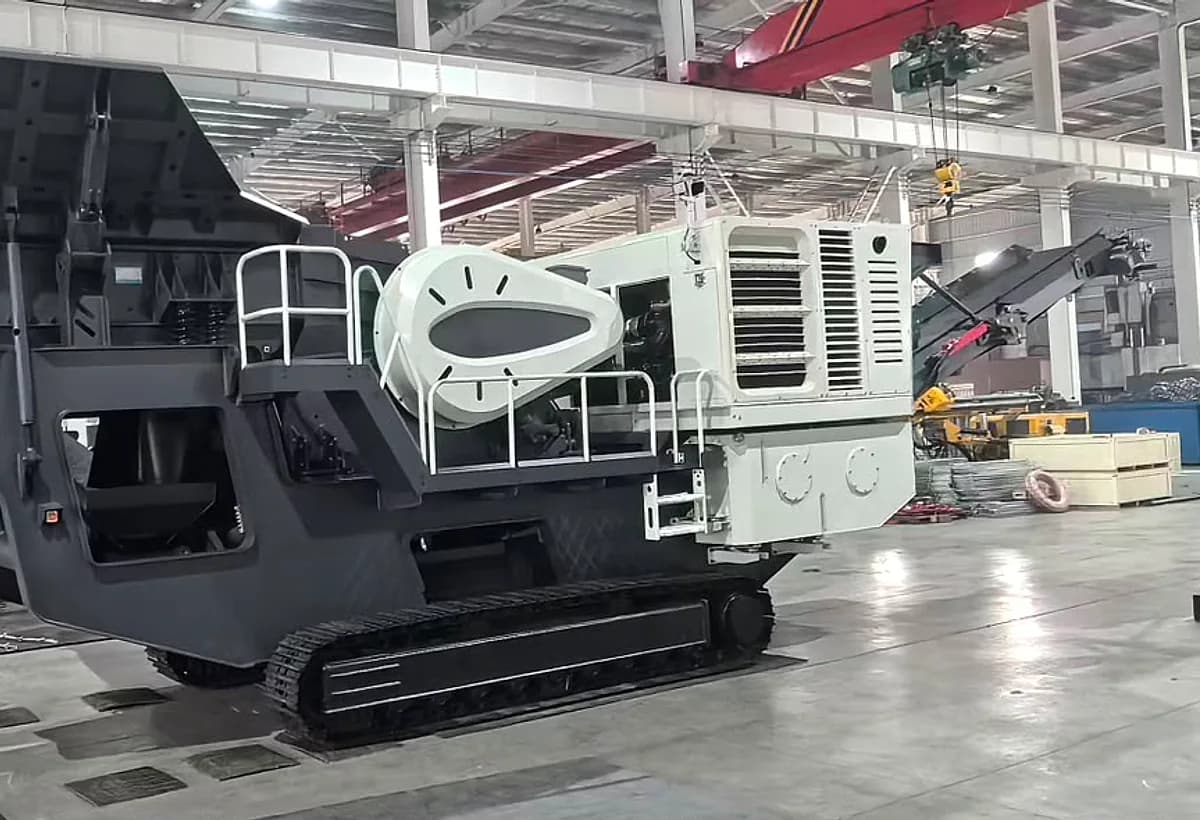Tracked construction plant